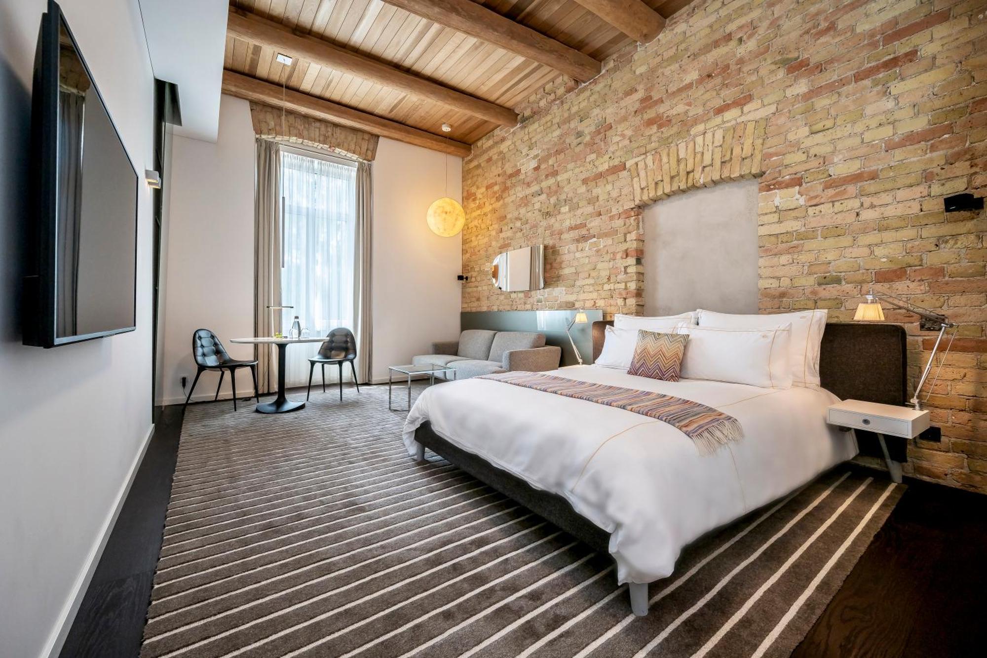 The Joseph Aparthotel Вилнюс Екстериор снимка